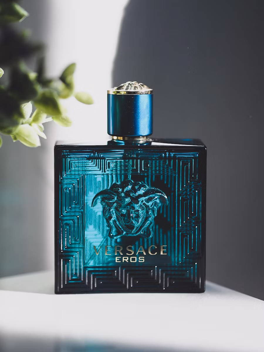 عطر vercase